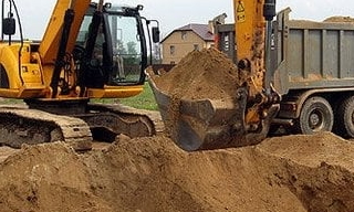 Выкопать яму экскаватором в Брянске от 931 руб. - 2Землекопа-Бнк